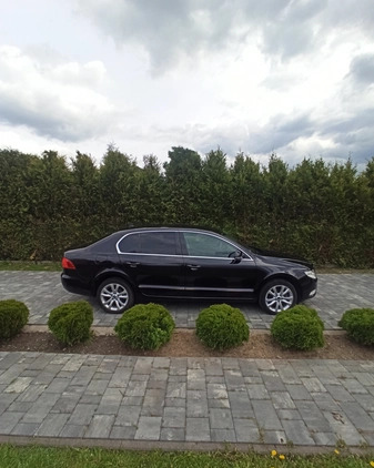 Skoda Superb cena 52000 przebieg: 166623, rok produkcji 2013 z Myszków małe 172